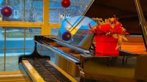 Holiday Piano